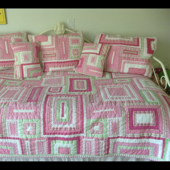 Pottery Barn Bedding Pottery Barn Katie Twin Quilt And Shams Poshmark